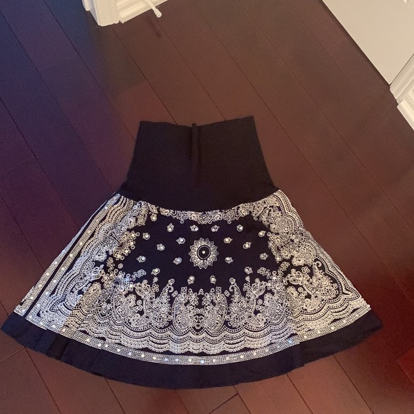 Black skirt - Picture 2 of 2